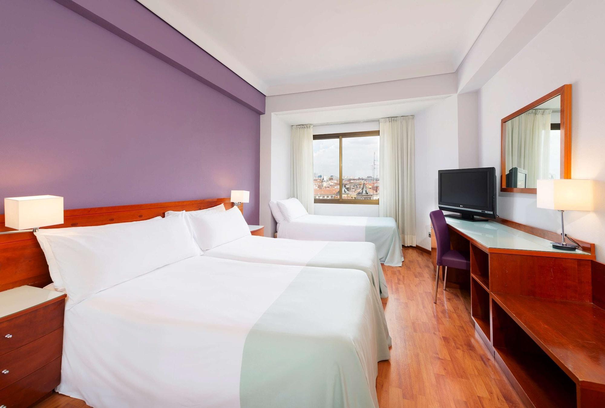 Hotel Madrid Centro, Affiliated By Melia Dış mekan fotoğraf