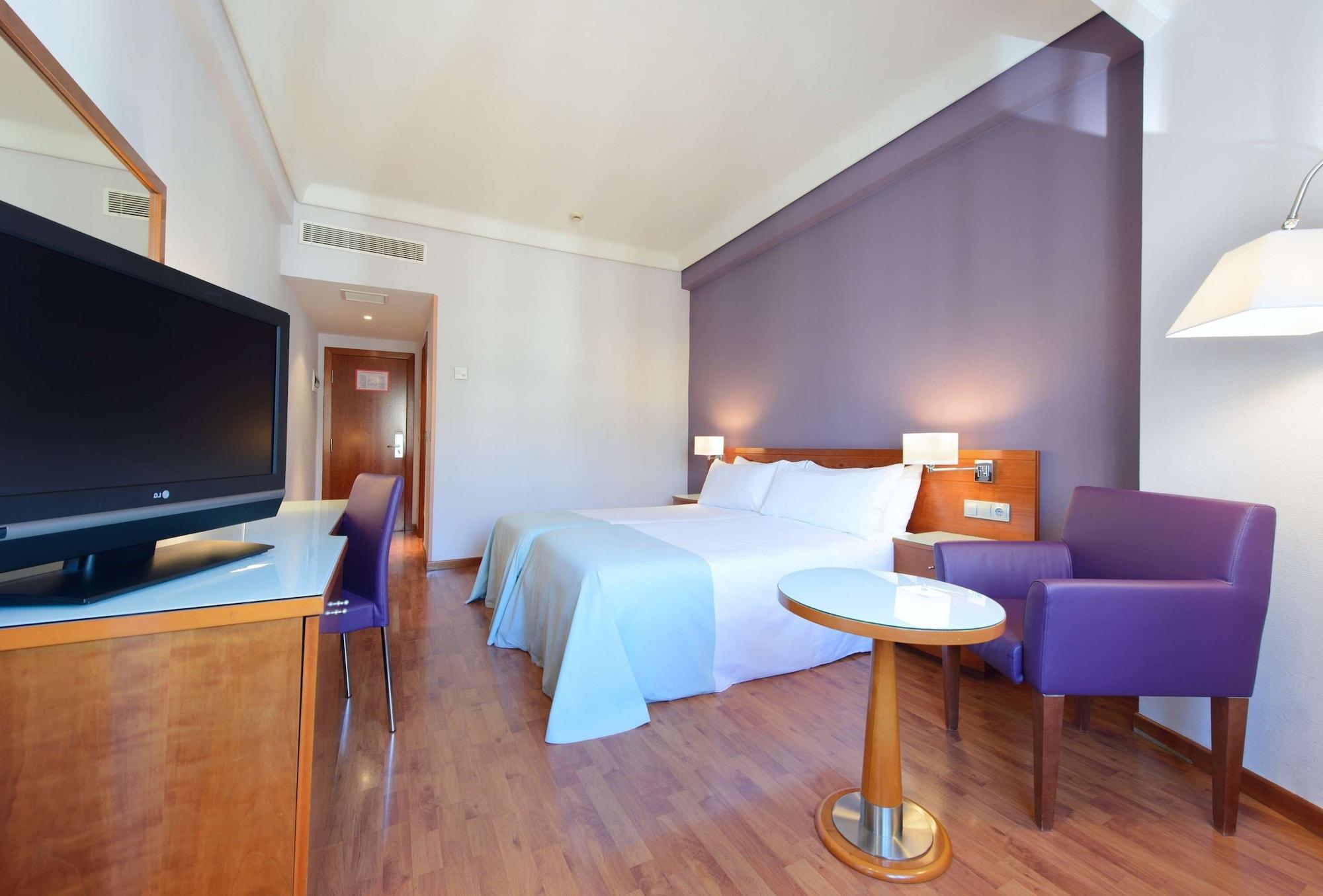 Hotel Madrid Centro, Affiliated By Melia Dış mekan fotoğraf