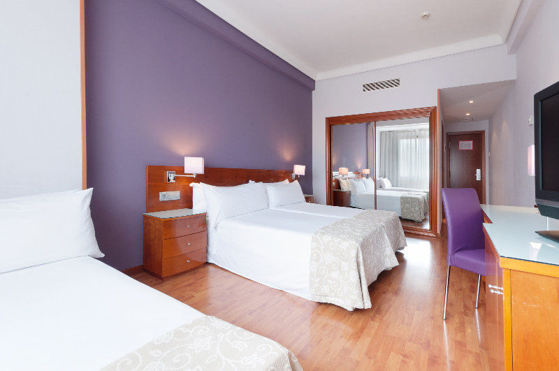 Hotel Madrid Centro, Affiliated By Melia Dış mekan fotoğraf